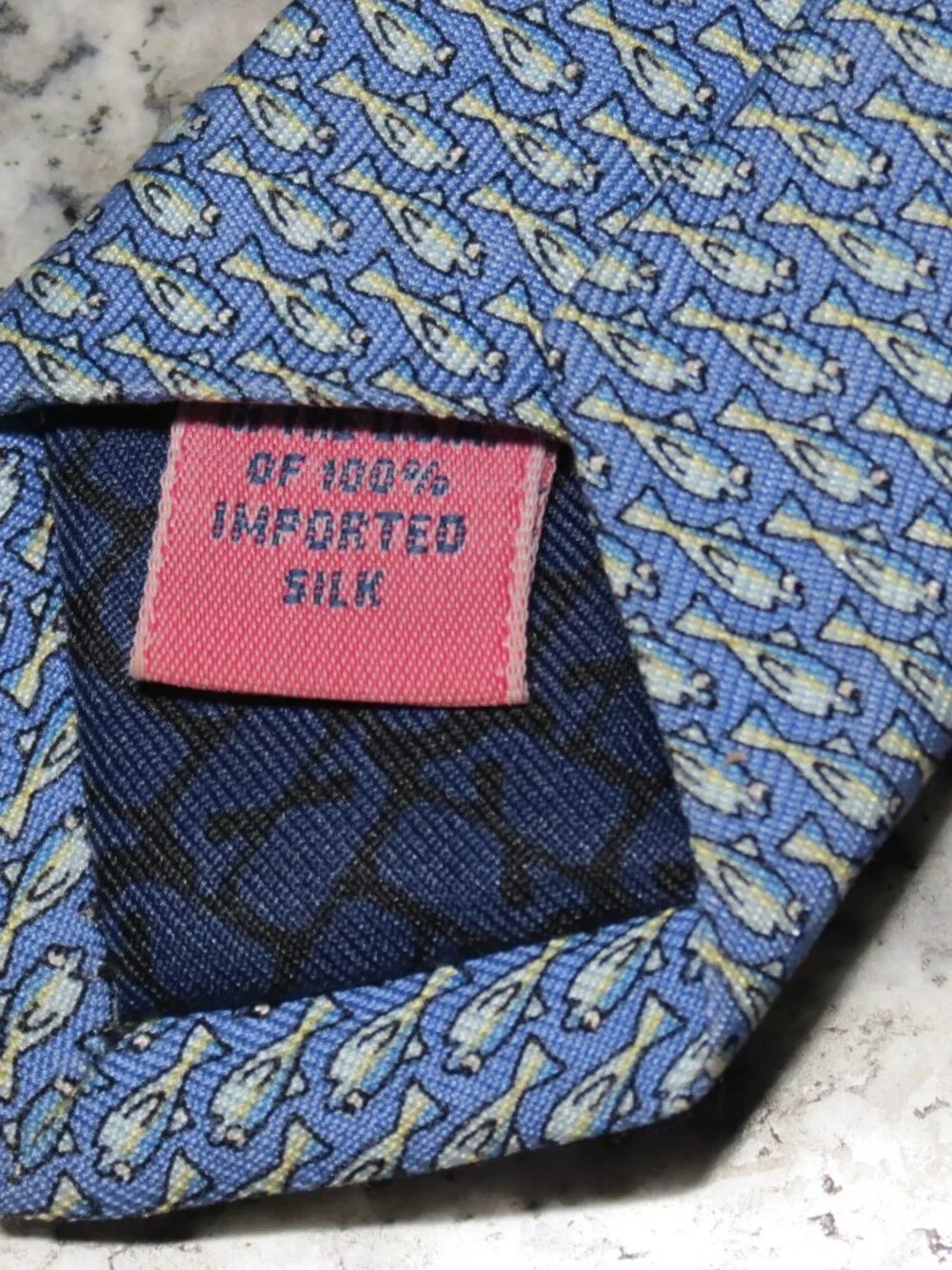 Vineyard Vines Martha’s Vineyard Men’s Tie Fish Motif